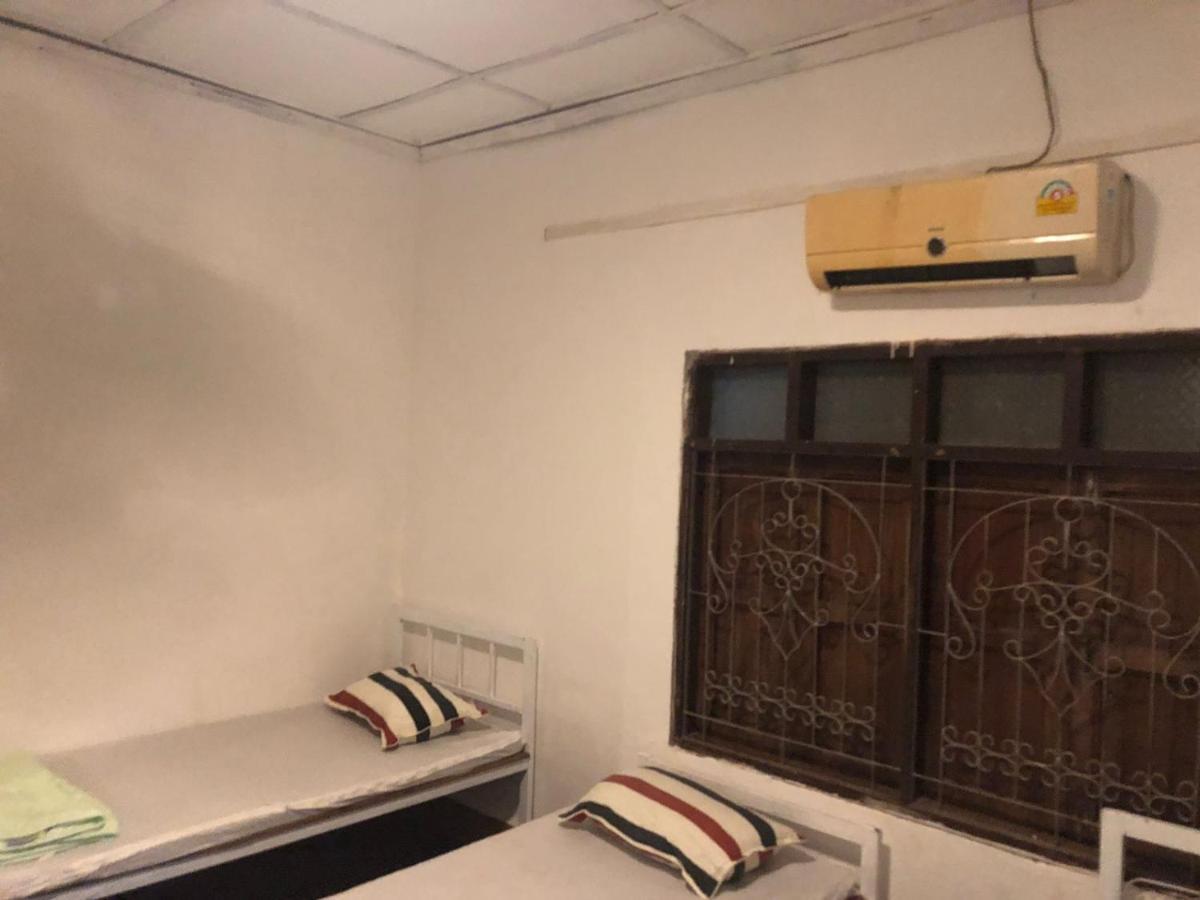 Vernice Backpacker Hostel Вьентьян Экстерьер фото