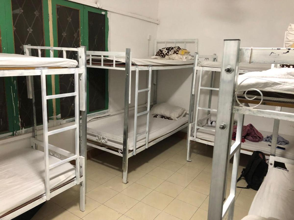 Vernice Backpacker Hostel Вьентьян Экстерьер фото